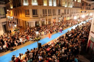 350 meter lång modeshow i stadsmiljö