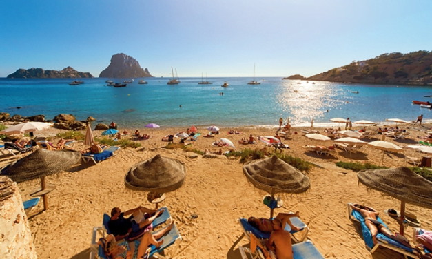 Avkoppling i solen: Sommarön Ibiza för hela familjen