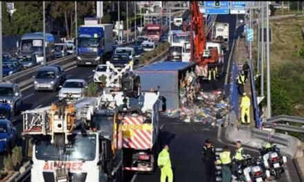 Lastbil välte vid San Pedro orsakade stora trafikproblem