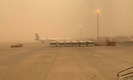 20.000 flygresenärer drabbade vid sandstorm över Kanarieöarna