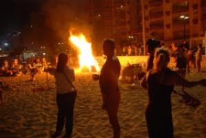 45 ton avfall – Fuengirola funderar på att förbjuda San Juan-firande på stranden