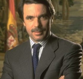 Aznar kallar sig ”västlig vän” till Gadafi