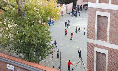 Bara två skolor stängda i Spanien