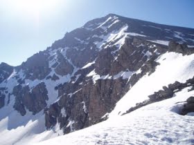 Bergsklättrare fast på 3.325 meters höjd i Sierra Nevada