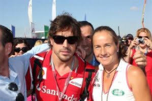 Carolina Navarro Björk och F1-stjärnan Alonso i Valencia