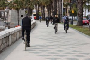 Cyklade i 20 km/h fick böter på 18 euro