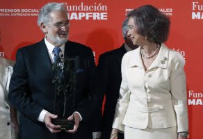 Familjeskäl gör att prisbelönt Plácido Domingo ställer in