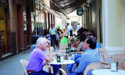 Málaga ger grönt ljus till fler bord och stolar vid utomhusserveringar