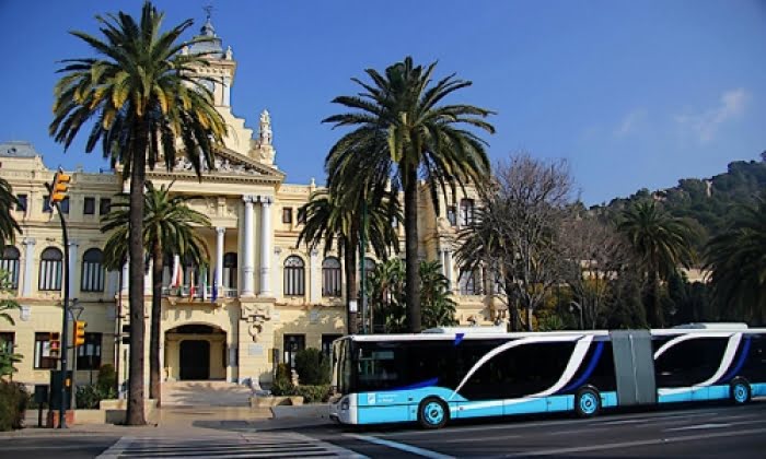 Málaga köper in nya megabussar