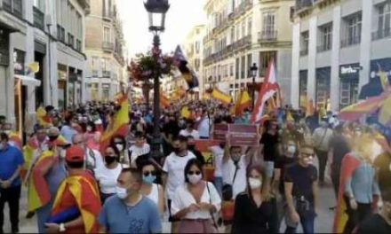 Manifestation fyllde calle Larios i Málaga