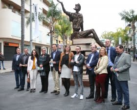 Miguel de Cervantes hyllas med temporär gatuutställning i Torremolinos