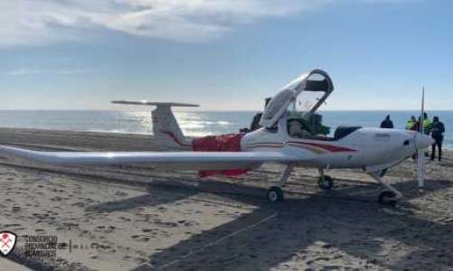 Nödlandade på strand i Torrox