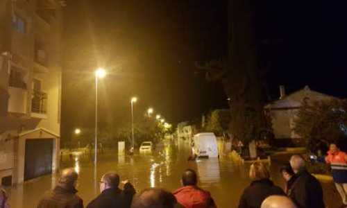 Översvämningar i Vélez efter trasig vattenledning
