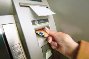 Polisen söker rånarliga – spränger uttagsautomater