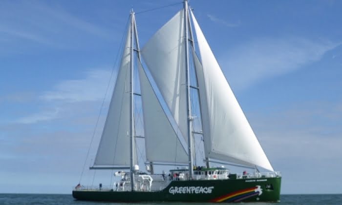 Rainbow Warrior besöker Malaga den 13 juli