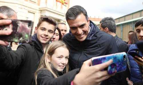 Rejält försprång för Pedro Sánchez inför valet