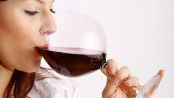 Rödvin förbränner fettceller