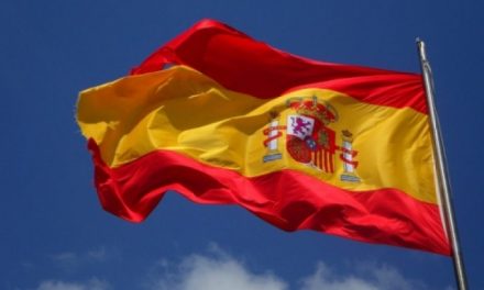Skolor i Andalusien firar nationaldagen för första gången