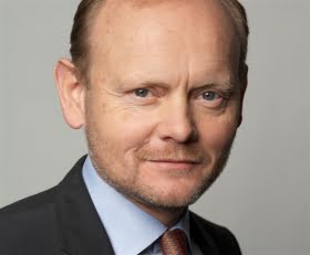 Statsminister Reinfeldts statssekreterare Gunnar Wieslander mottar utmärkelse