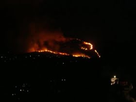 Stor skogsbrand härjar på Solkusten