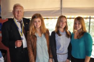 Tre elever från kustens nordiska skolor fick motta stipendium från Rotary