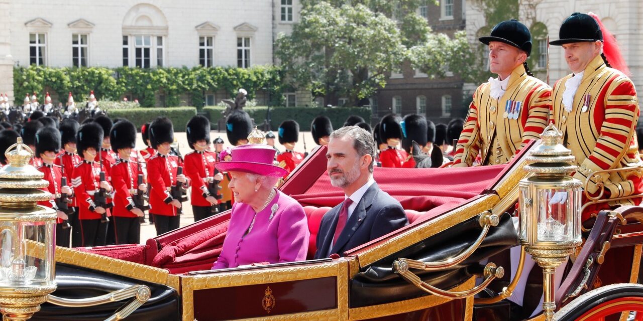 Spanien sörjer drottning Elizabeth II död