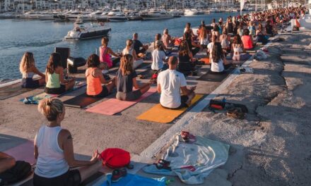 Internationell yogafestival i Cívitas Puerto Banús
