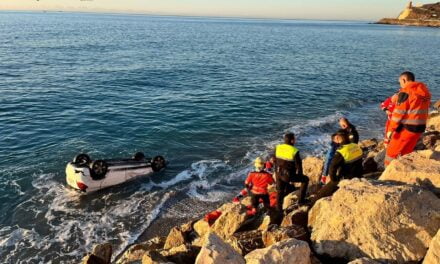 Trafikolyckor: Körde ner i havet – tre omkom vid kollision med lastbil