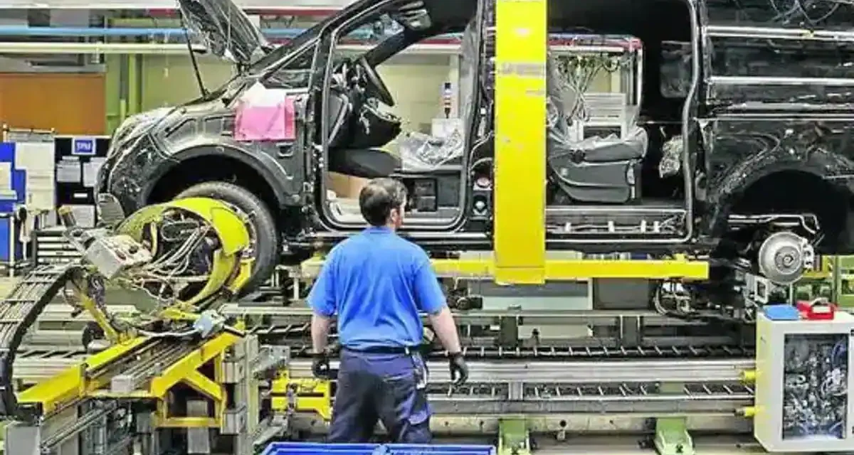 Mercedes-Benz investerar en miljard euro i spansk fabrik