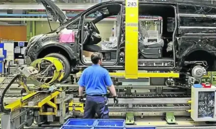Mercedes-Benz investerar en miljard euro i spansk fabrik