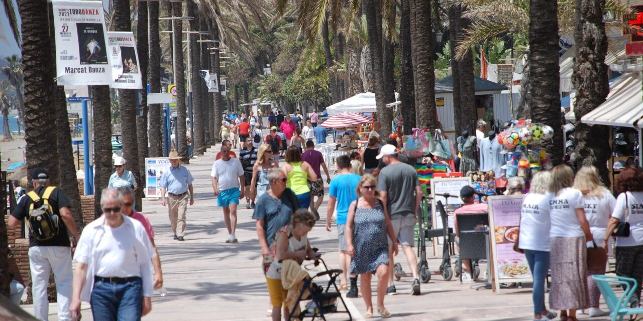 Spanien passerar Frankrike i antal turister