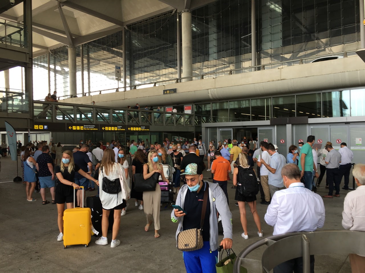 Svarttaxi växande problem vid flygplatser – omkring 40 i Málaga