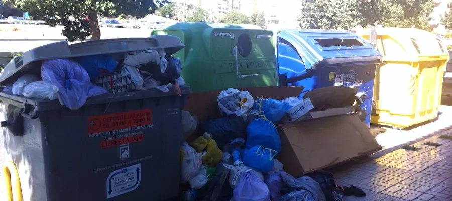 Marbella ökar övervakningen vid sopstationerna
