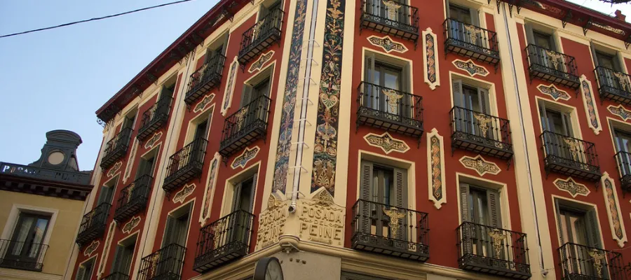 Madrid rustar upp gamla byggnader