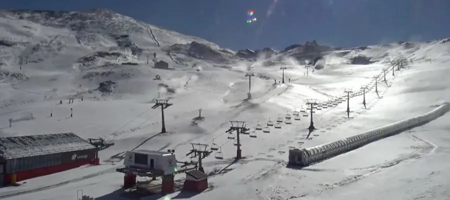 Ovädret Claudia gör Sierra Nevada till vinterlandskap