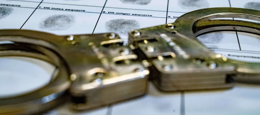 Kvinna gripen i Barcelona – smugglade minderåriga migranter till Sverige