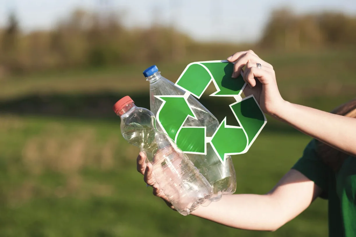Återvinn plastflaskor och metallburkar