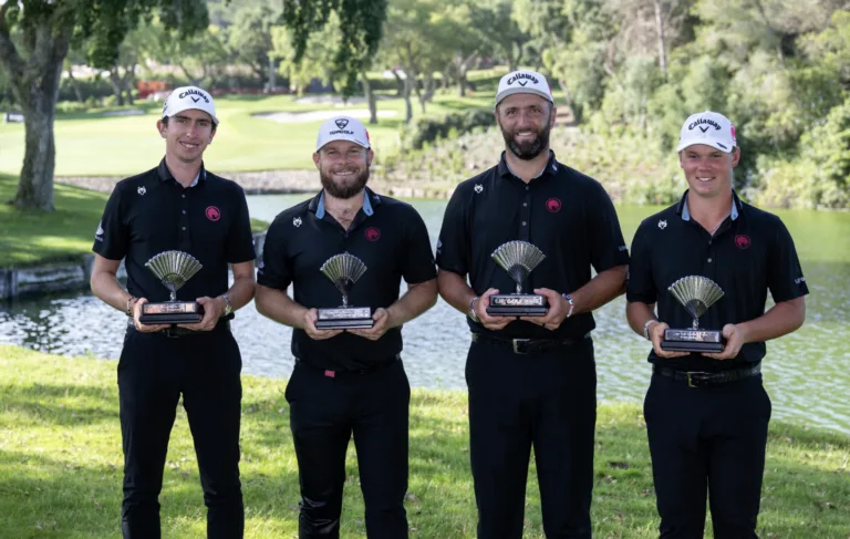 Legion XIII poserar efter att ha vunnit lagtiteln på LIV Golf Andalucia 2026